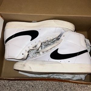 Nike blazers size 7